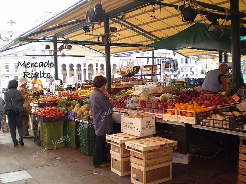 157 - VENEZA - feira