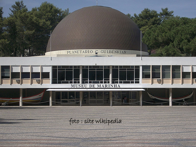 800px-Lisbon_planetarium_2